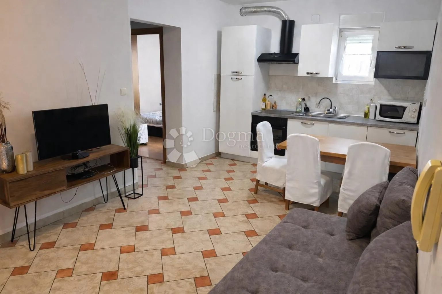 diklo (zadar) - komforan renovirani stan 60 m2 - slika 2