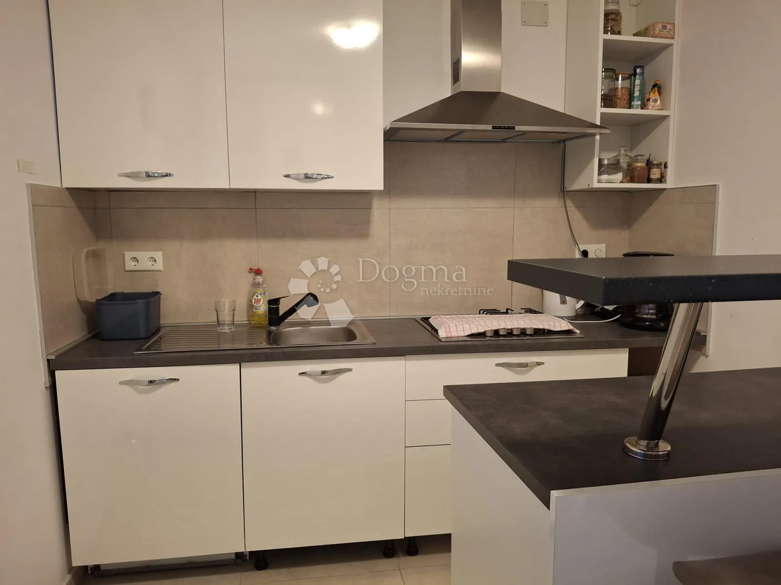 APARTMAN IZ SNOVA NA OTOKU RABU, MJESTO LOPAR– SAMO 300 m OD PJEŠČANE PLAŽE!