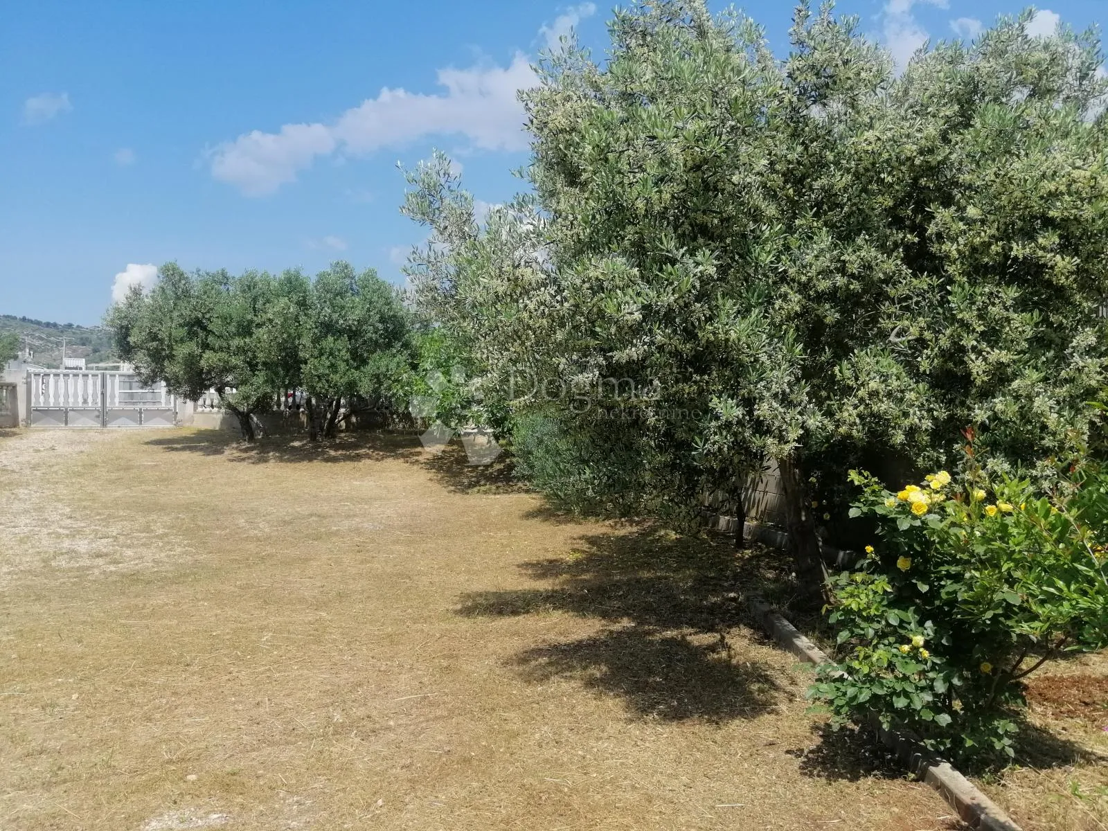 tribunj - kuća s 9 apartmana + građevinska parcela 418 m2 - slika 18