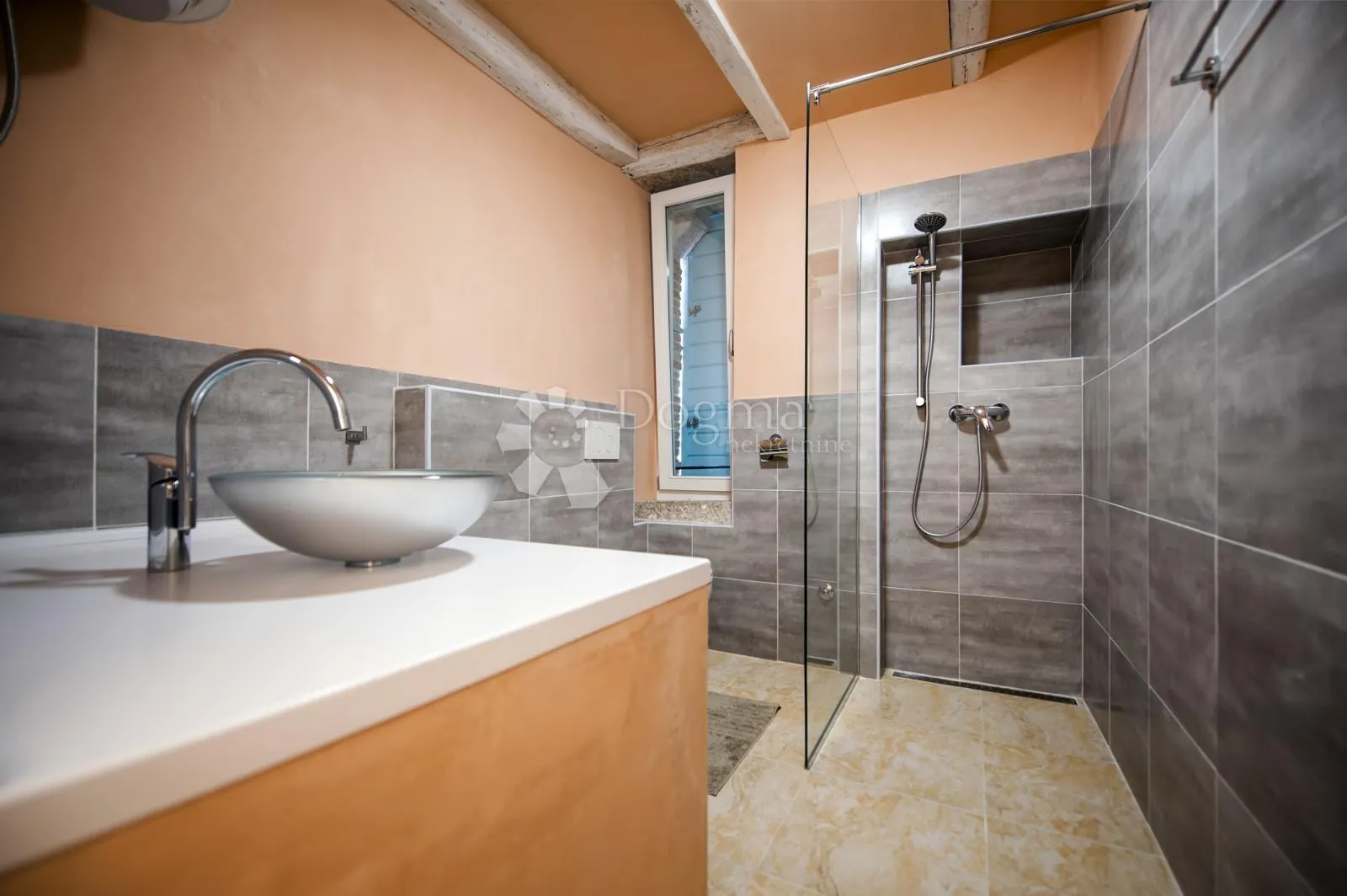 rovinj - sniženo! kuca s 3 apartmana u srcu starog grada - slika 40