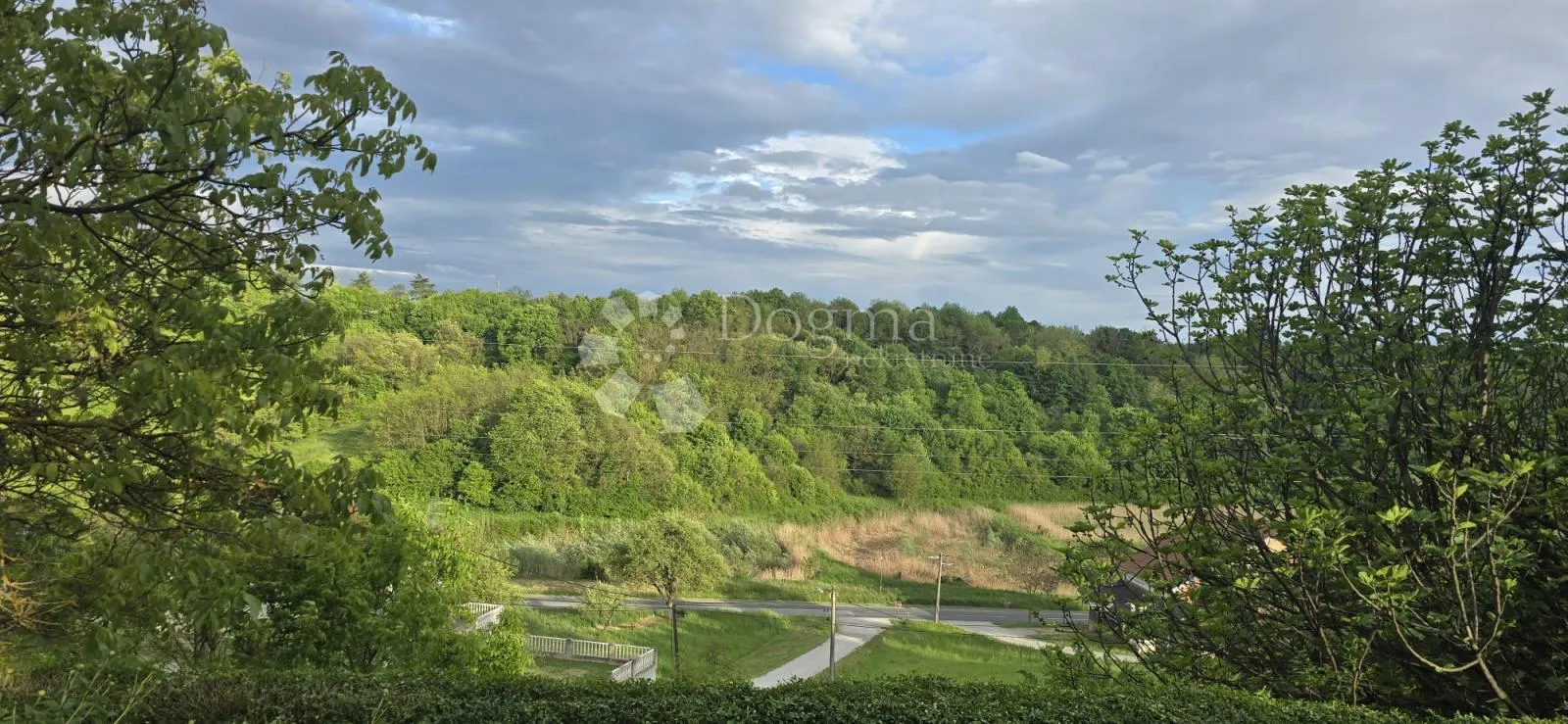 kućica iz bajke podno grebengrada - slika 7