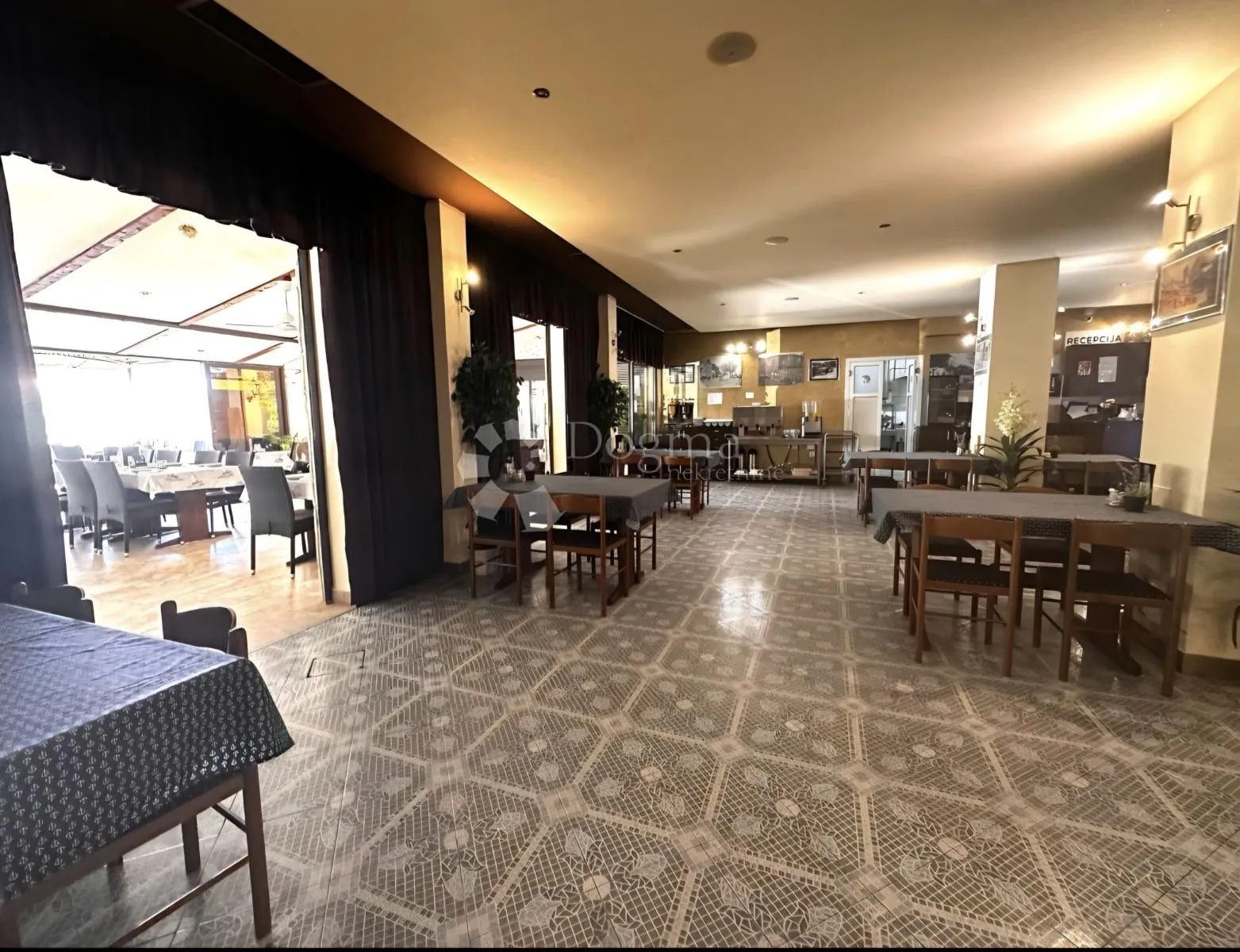 apartmanska kuća sa zatvorenim bazenom, nemira, omiš - slika 12