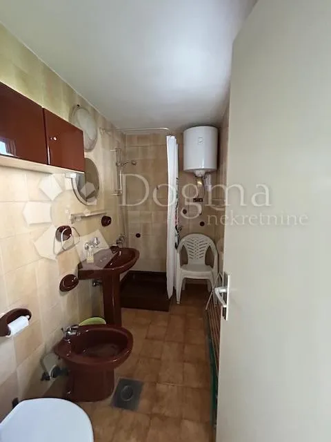 šarmantna starina u prvom redu do mora - slika 18