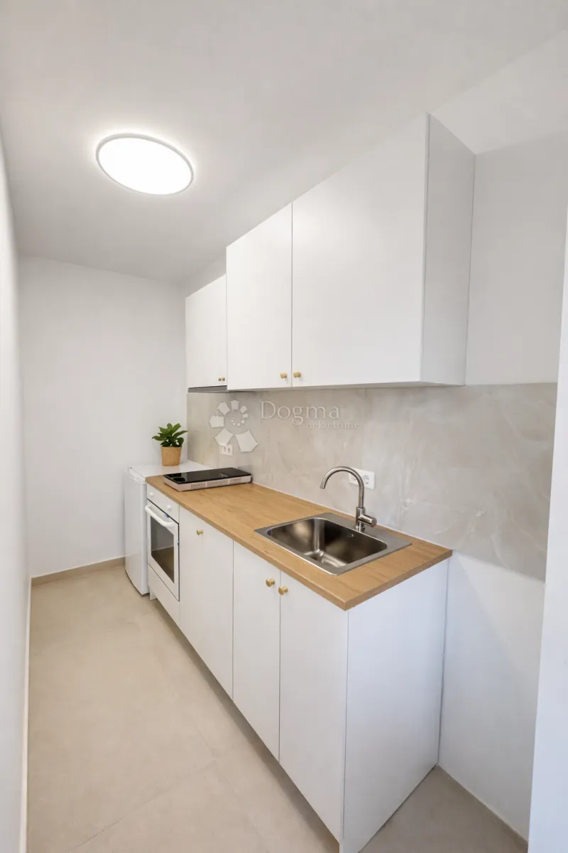 stan 690 € – sve uključeno (režije + internet) - slika 5