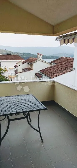 žaborić- predivna apartmanska kuća s pogledom na more - slika 38