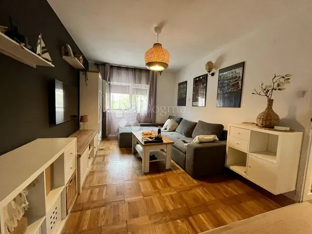 jadranovo,dvojna kuća 250 m od mora - slika 4