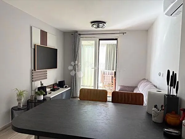 prodaje se moderno uređen jednosobni stan s8 na prizemlju – duilovo, split - slika 2
