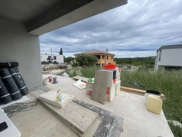 umag, predivan apartman s okućnicom - slika 6