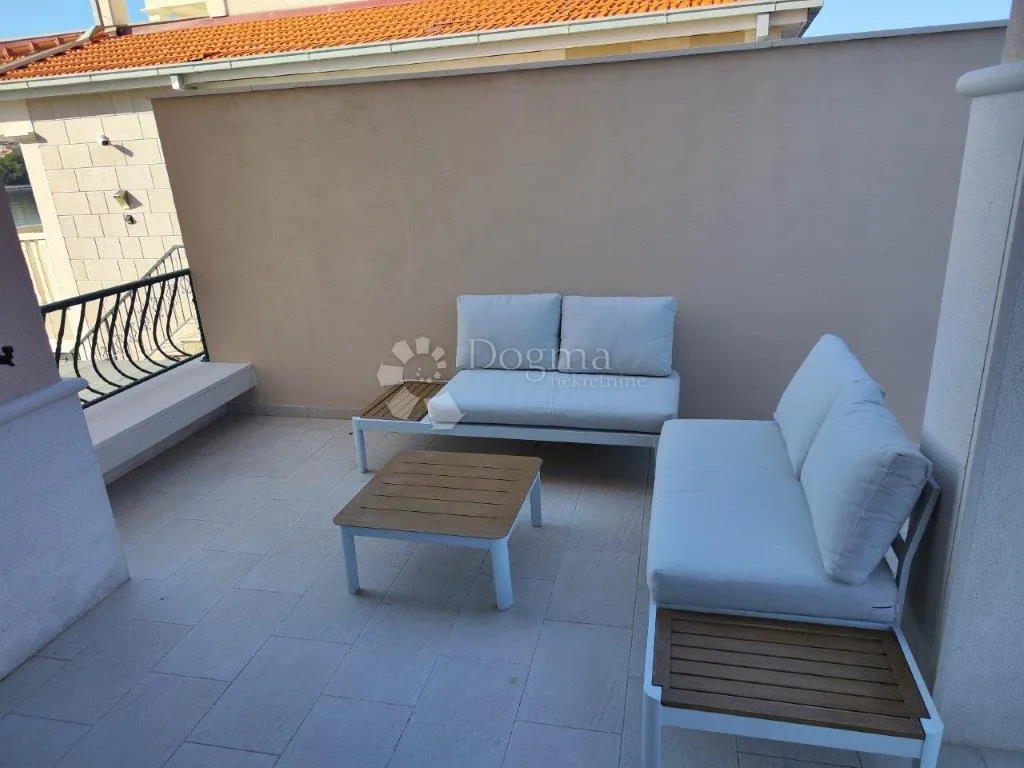 rogoznica- predivna villa na plaži - slika 22