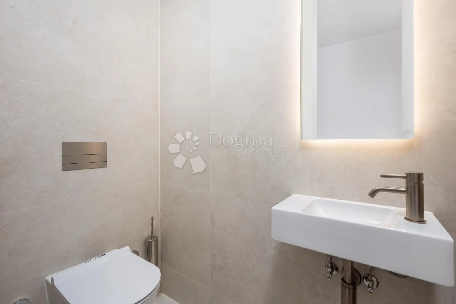 opatija centar stan 103 m2 - slika 16