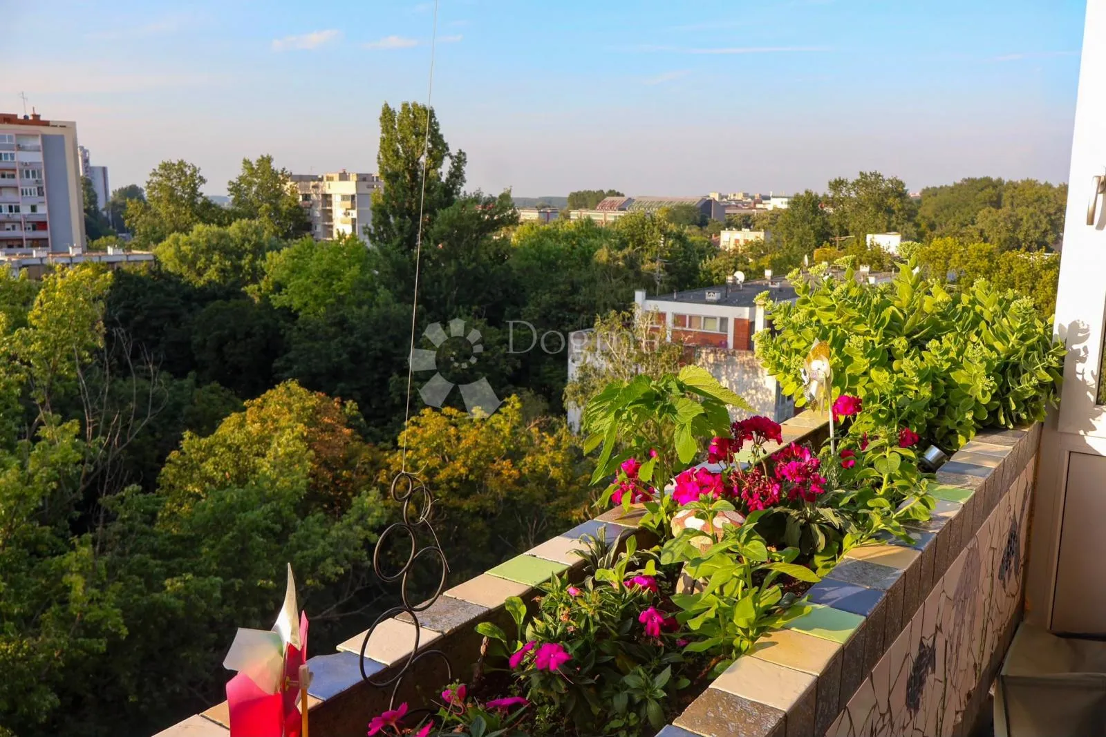 predivan, potpuno renoviran stan na odličnoj lokaciji - slika 4