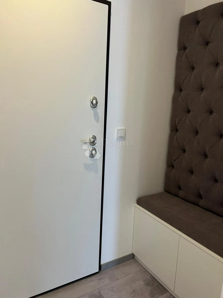 vodice - u potpunosti namješten stan s velikim vrtom - slika 25