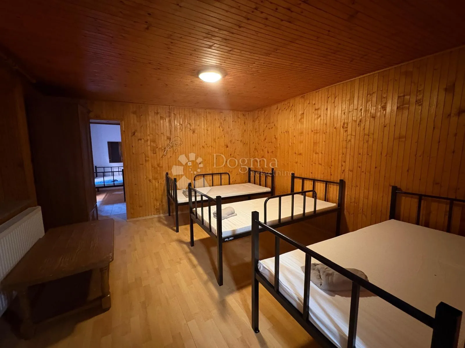prostrana katnica u retfali – 291 m² s dvorištem - slika 12