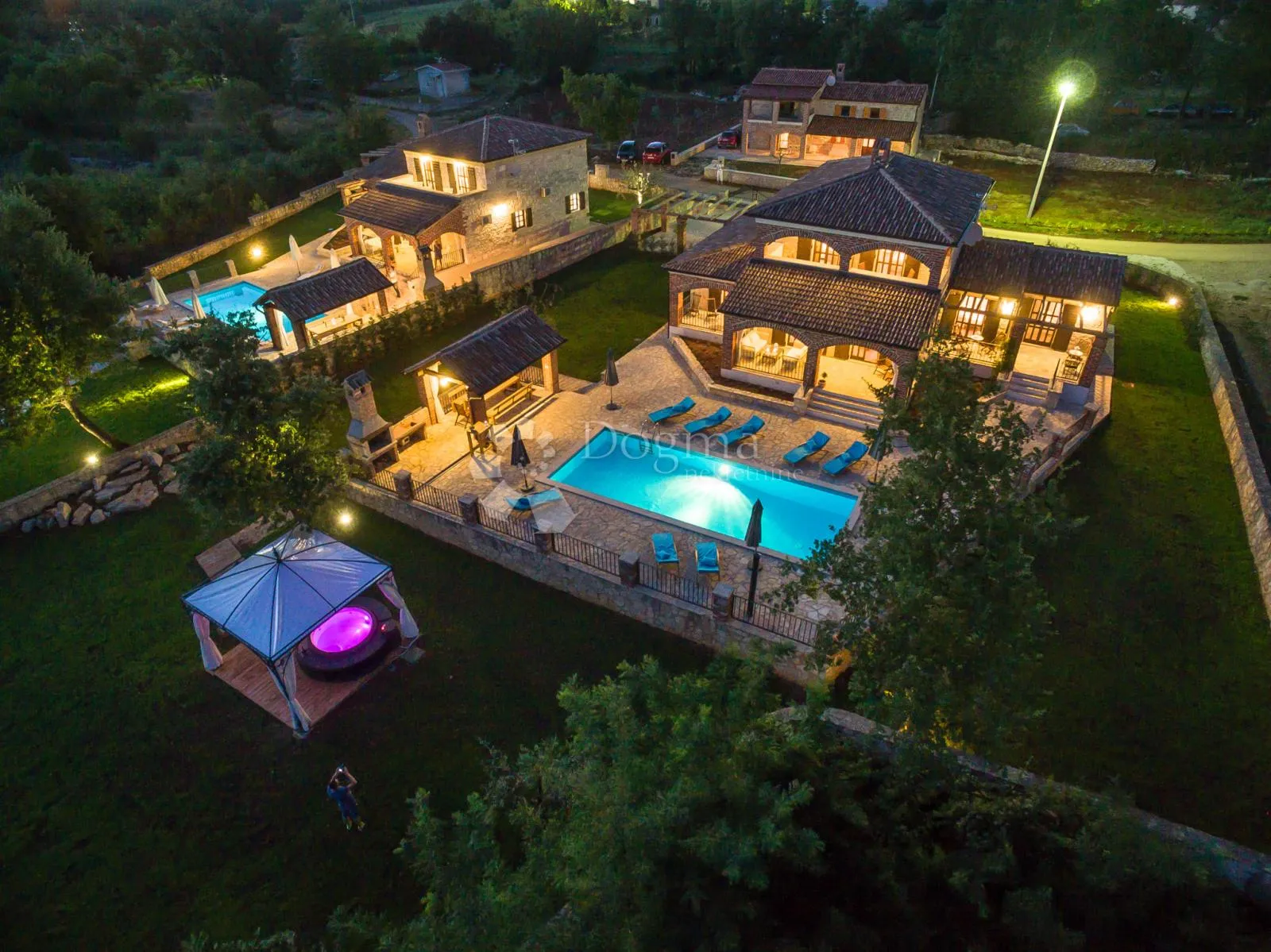 višnjan - kamena vila sa prostranom okućnicom - slika 42