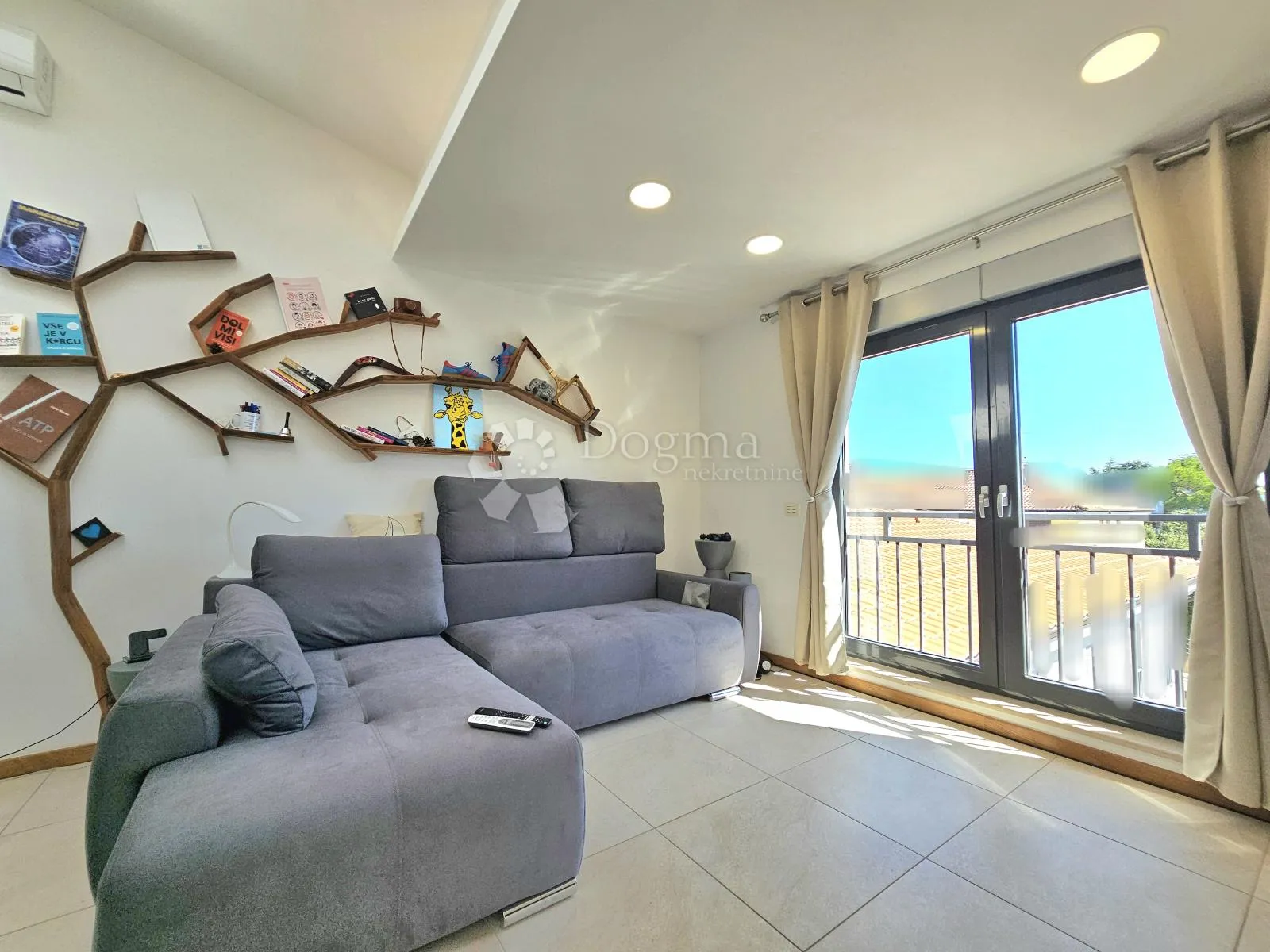54m2, open space, 1. red do mora, pored aci marine - slika 4