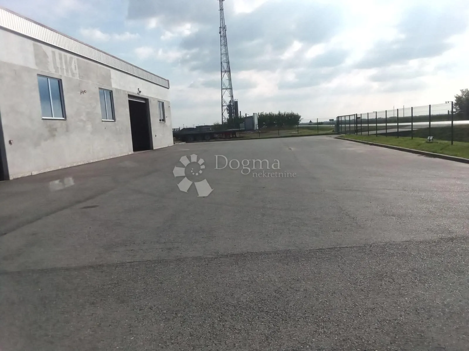 poslovno-skladišni kompleks uz obilaznicu! - slika 8