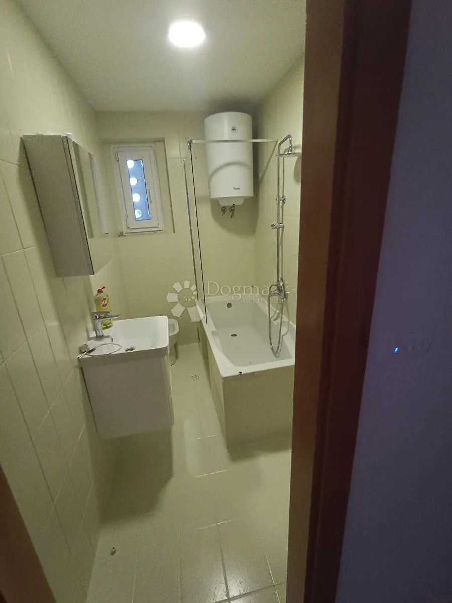 hitno! renoviran trosoban stan, split, visoka - slika 9
