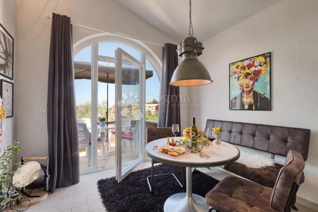 ekskluzivno! apartmanska vila u blizini mora - slika 25