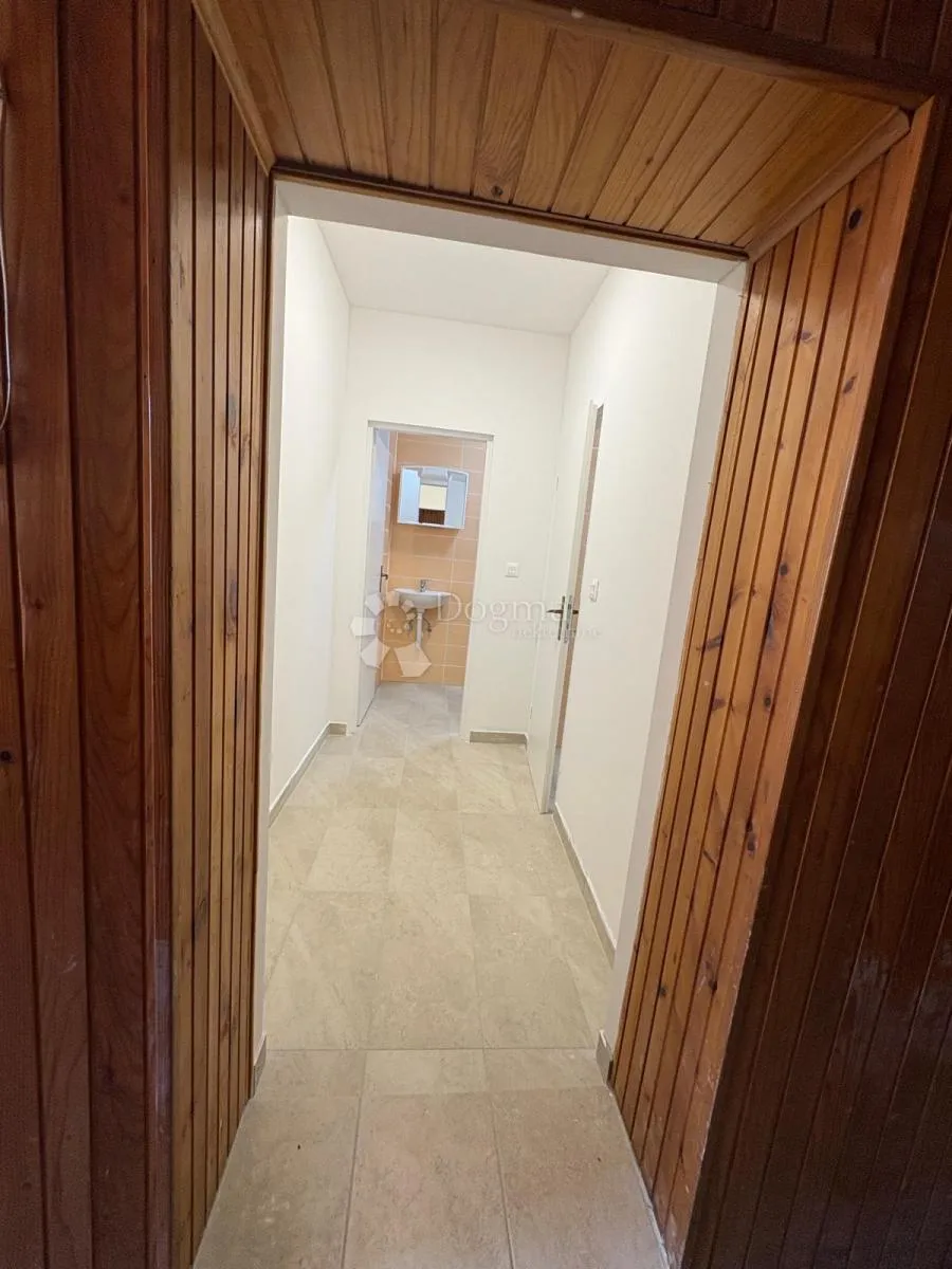 prostrana katnica u retfali – 291 m² s dvorištem - slika 13