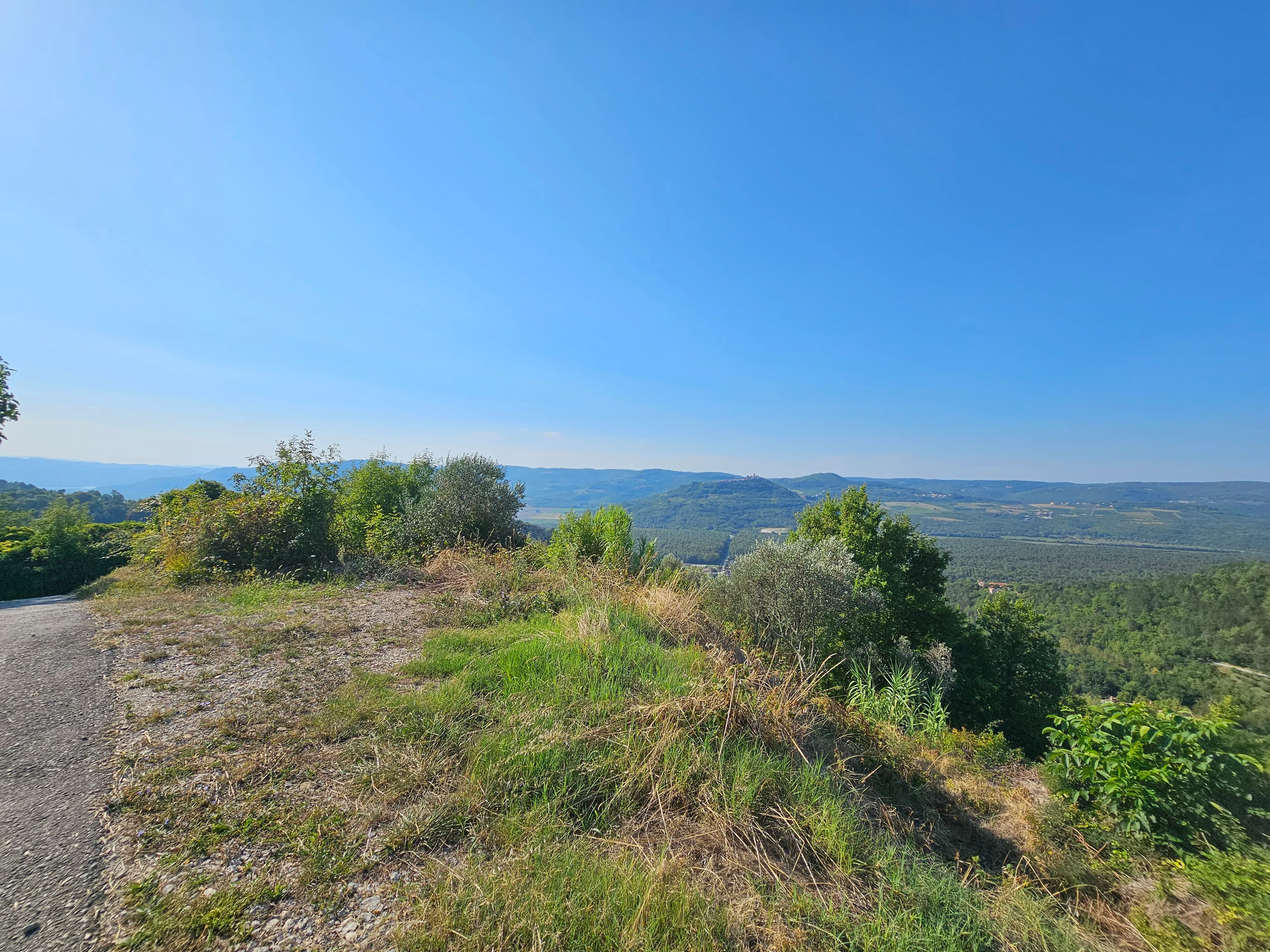 pravomoćna građevinska dozvola, privatnost, pogled na motovun - slika 10