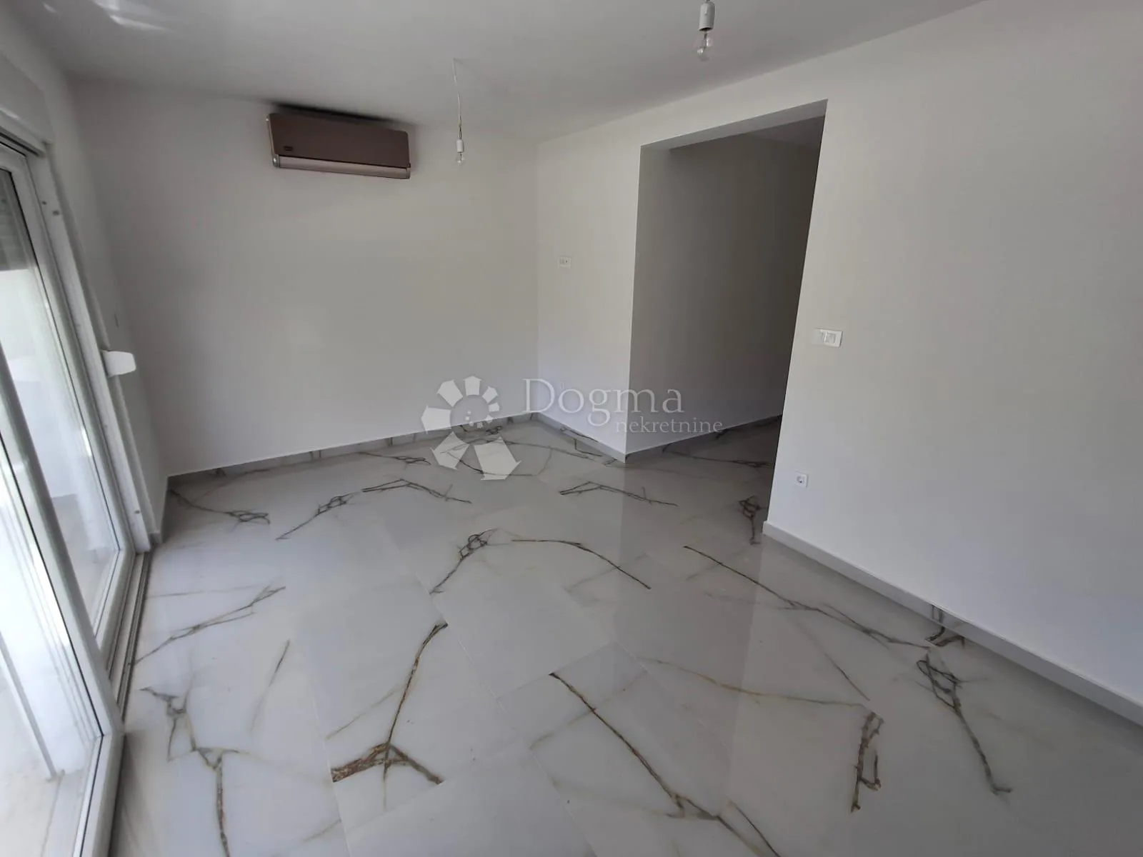 dvoetažni apartman u palitu sa prekrasnom krovnom terasom - slika 22