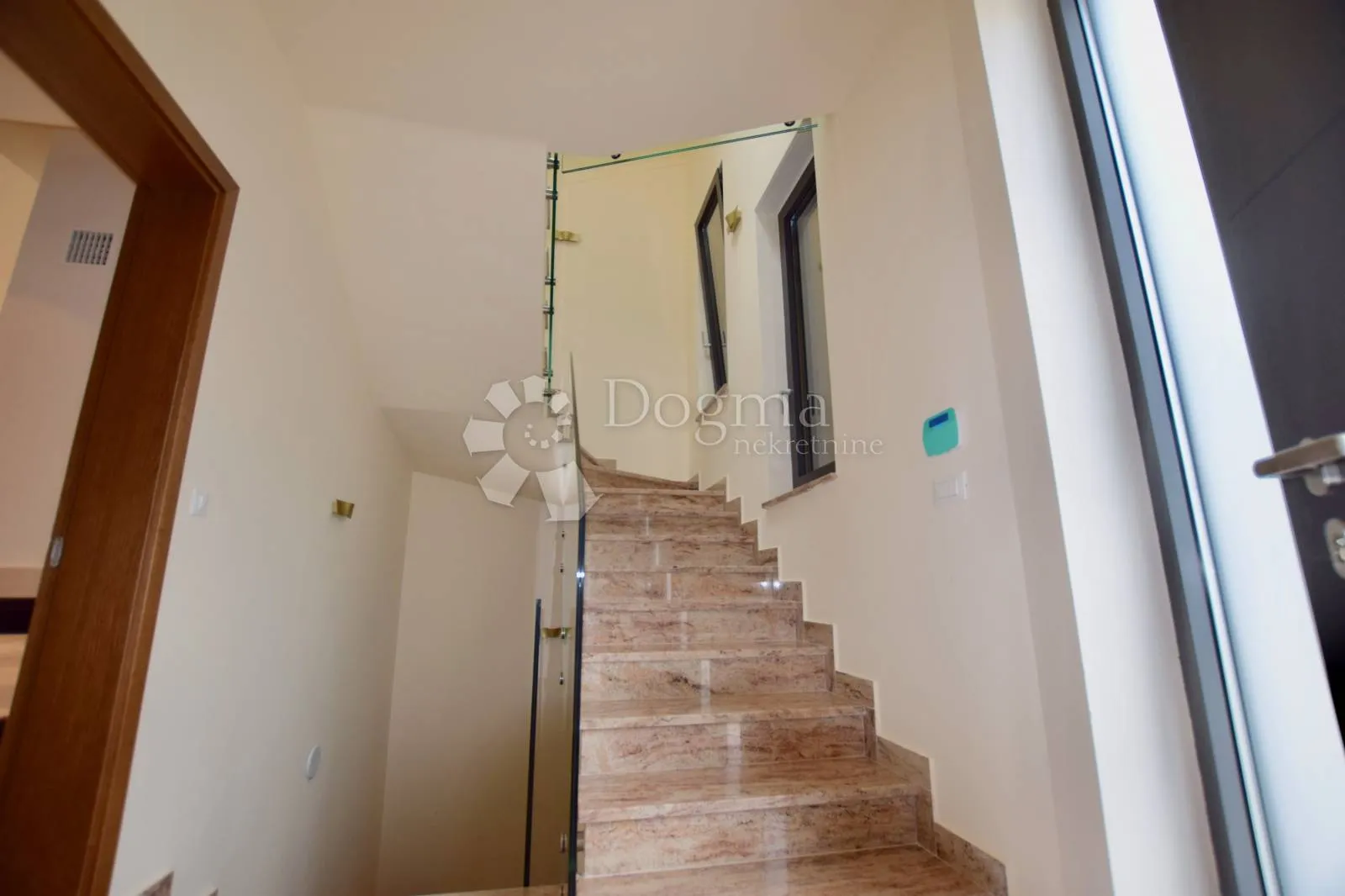 urbana obiteljska villa, malinska - slika 3