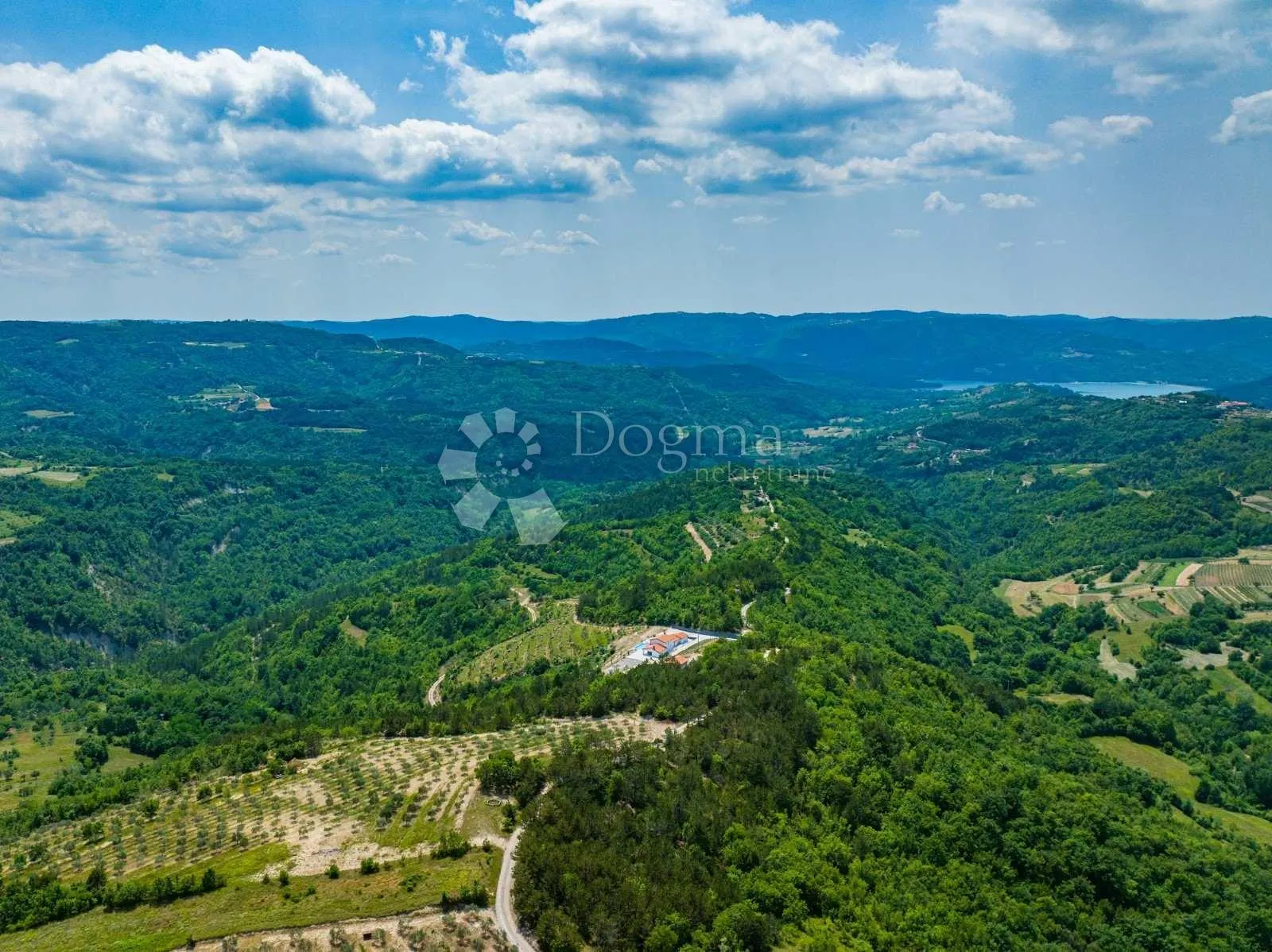 luksuzna villa na osami - slika 13