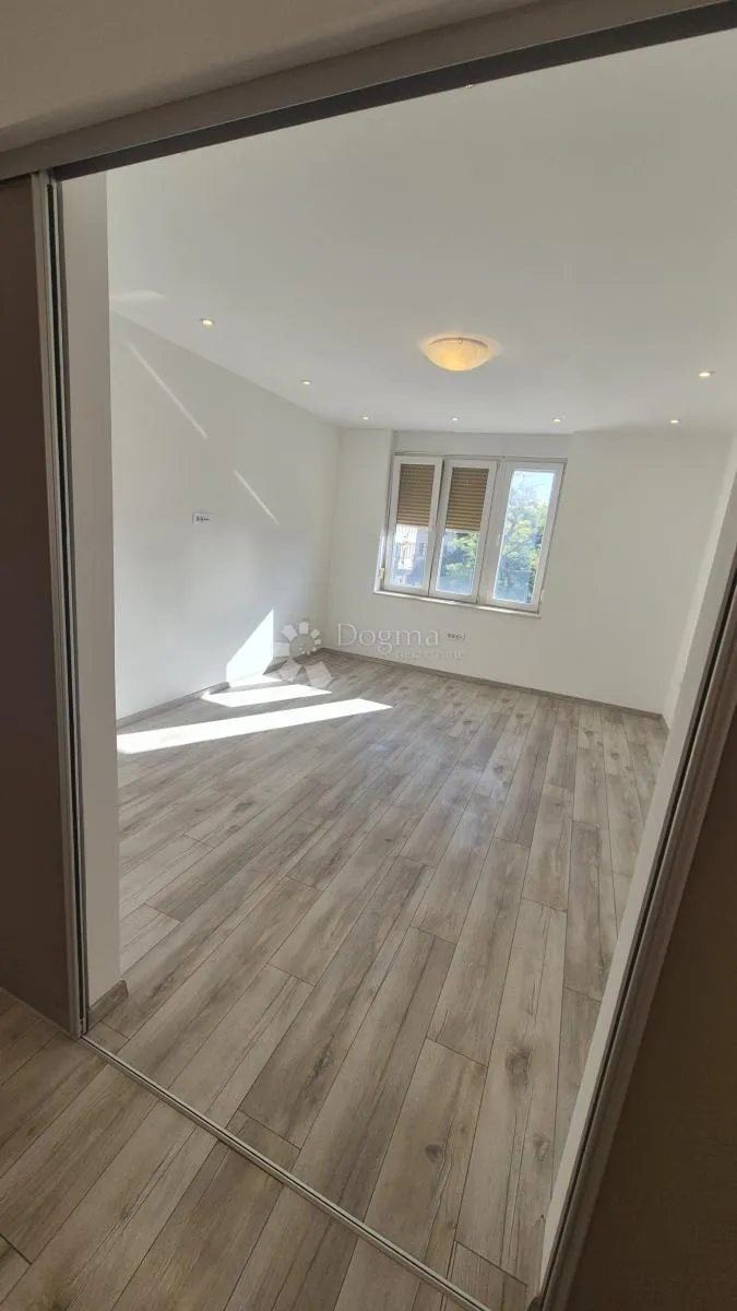 dvosobni stan u centru pule površine 72,83 m2 - slika 3
