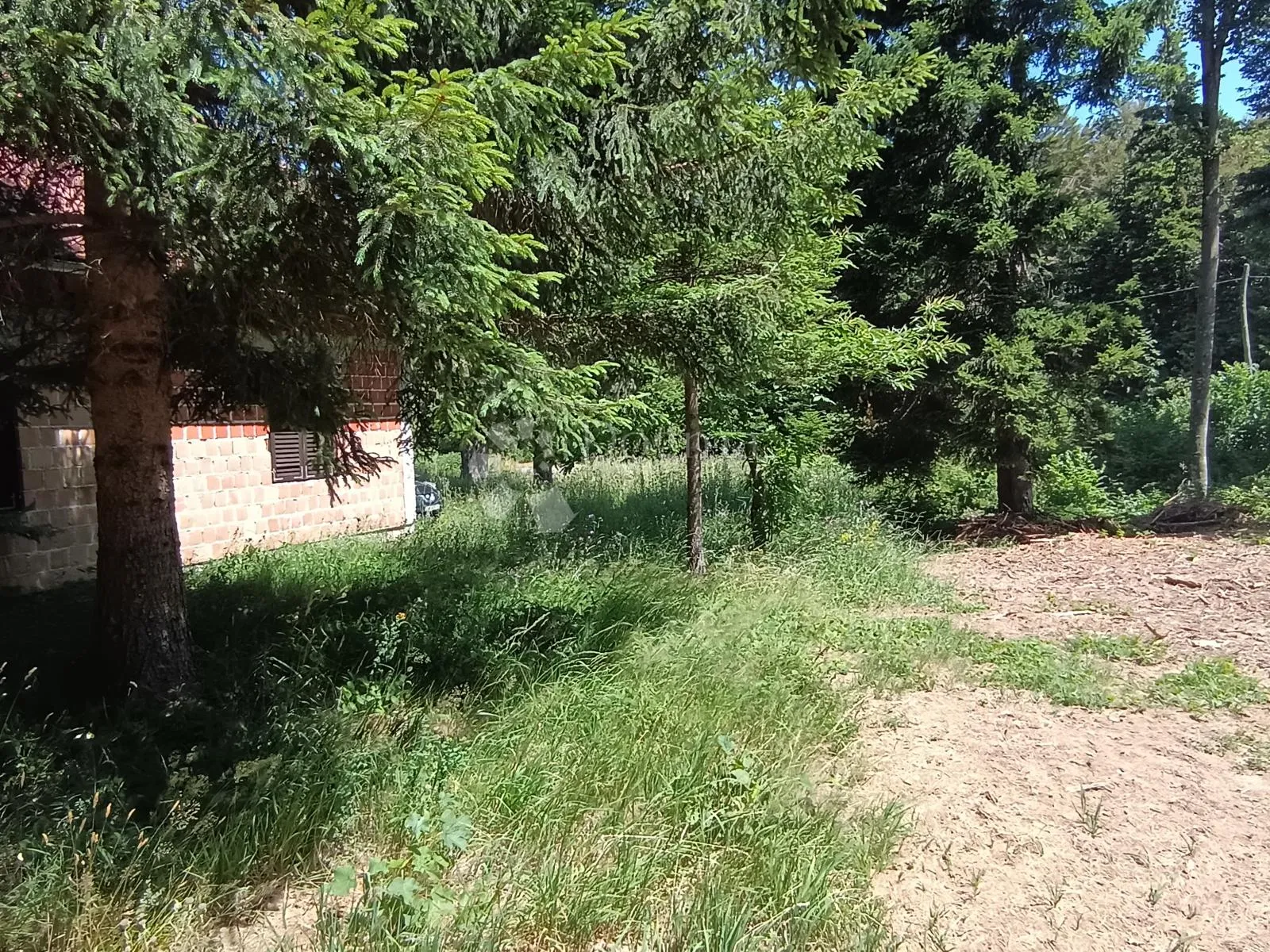 kuća s dvorištem + građ. parcela 700m2 - slika 4