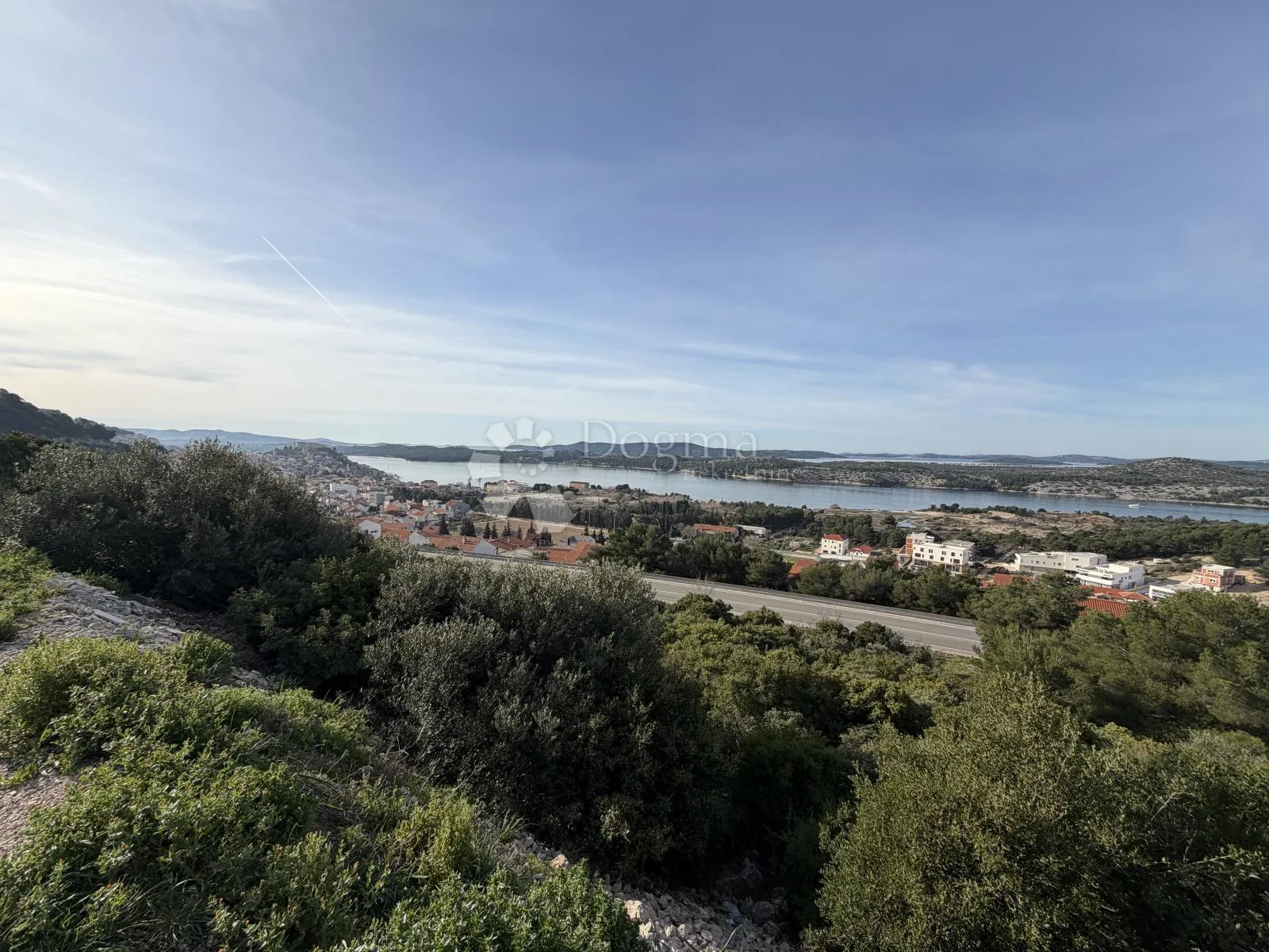 za investitore - šibenik- građevinsko zemljište sa pogledom na more i stari grad - slika 2