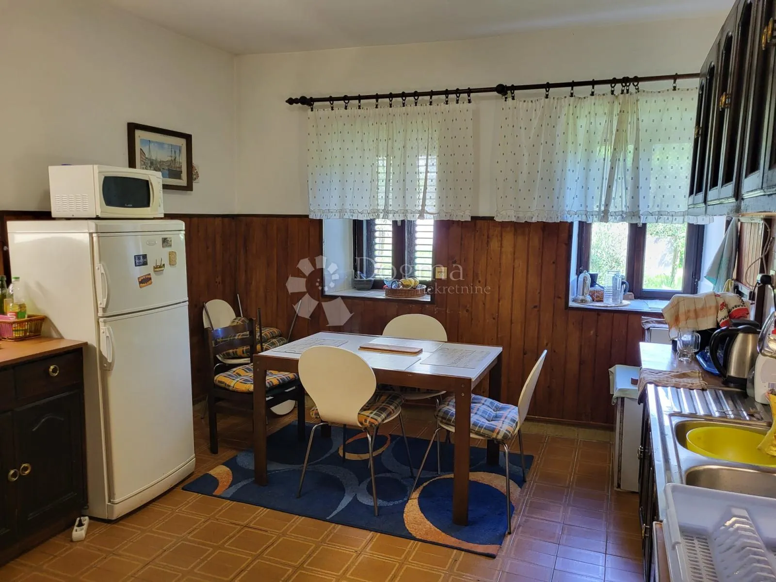 kuća sa garažom - slika 7