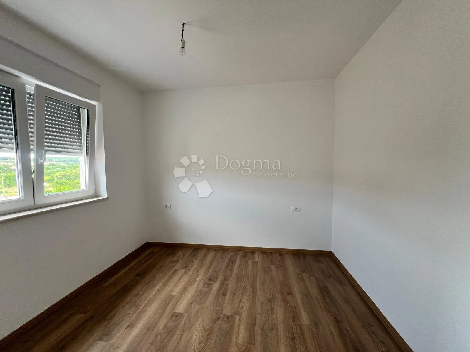 prilika: stan 40 m² s balkonom i parkingom - slika 6