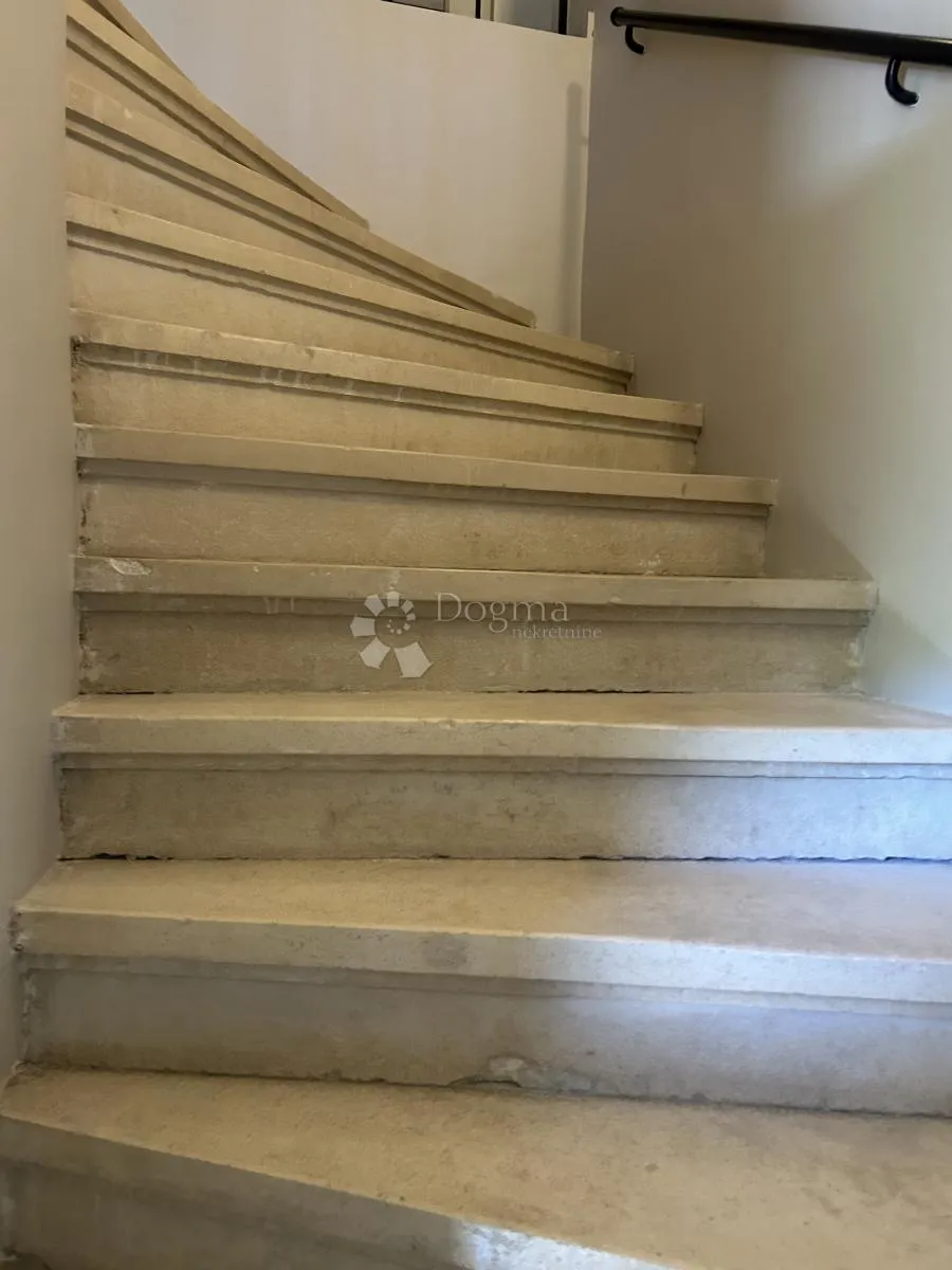 gospodska kuća u bakru - slika 22