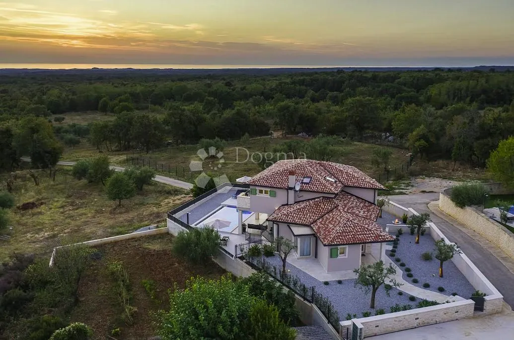 luksuzna vila s pogledom na more, bazenom i 4 spavaće sobe - slika 3