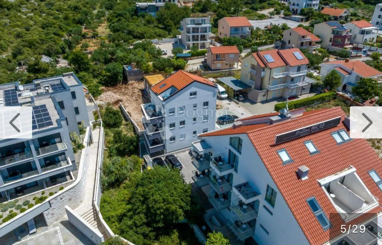 rogoznica- predivni stan pored mora - slika 12