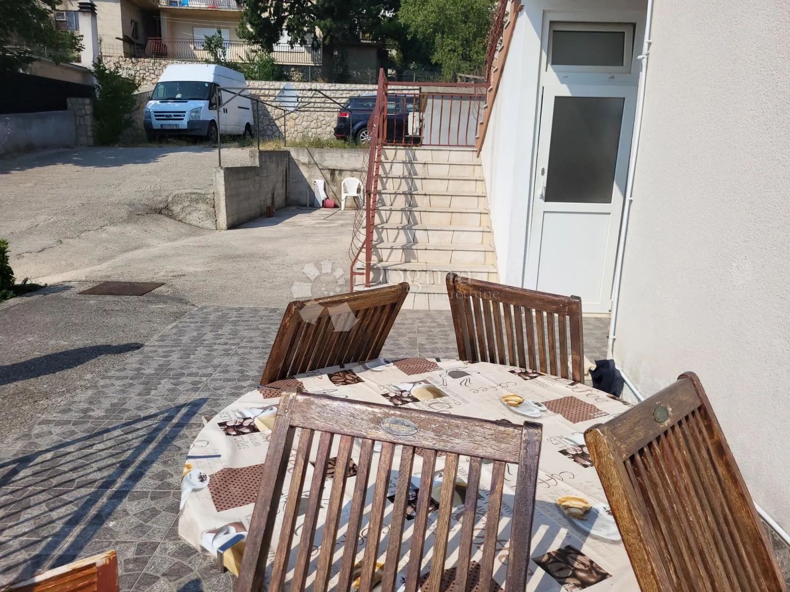 samostojeća kuća blizu mora - slika 14