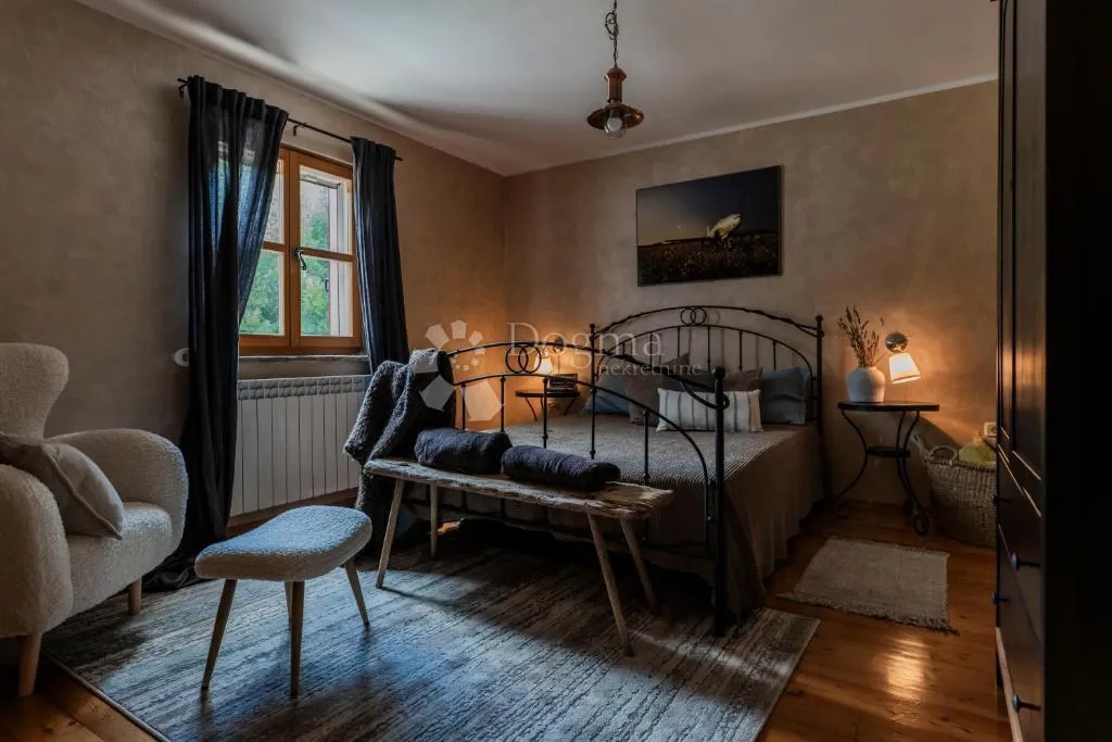 prekrasna istarska villa s bazenom na prostranoj okućnici - slika 10