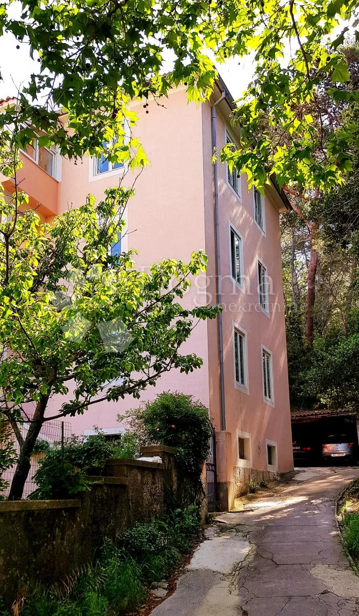 rab-odličan stan u gradskoj jezgri s pogledom - slika 23