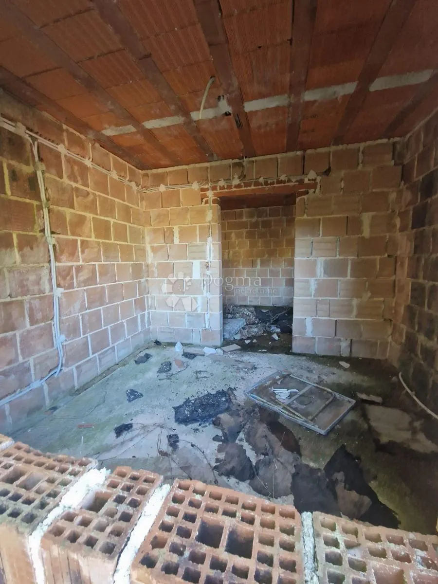 apartmanska kuća-započeta gradnja - slika 8