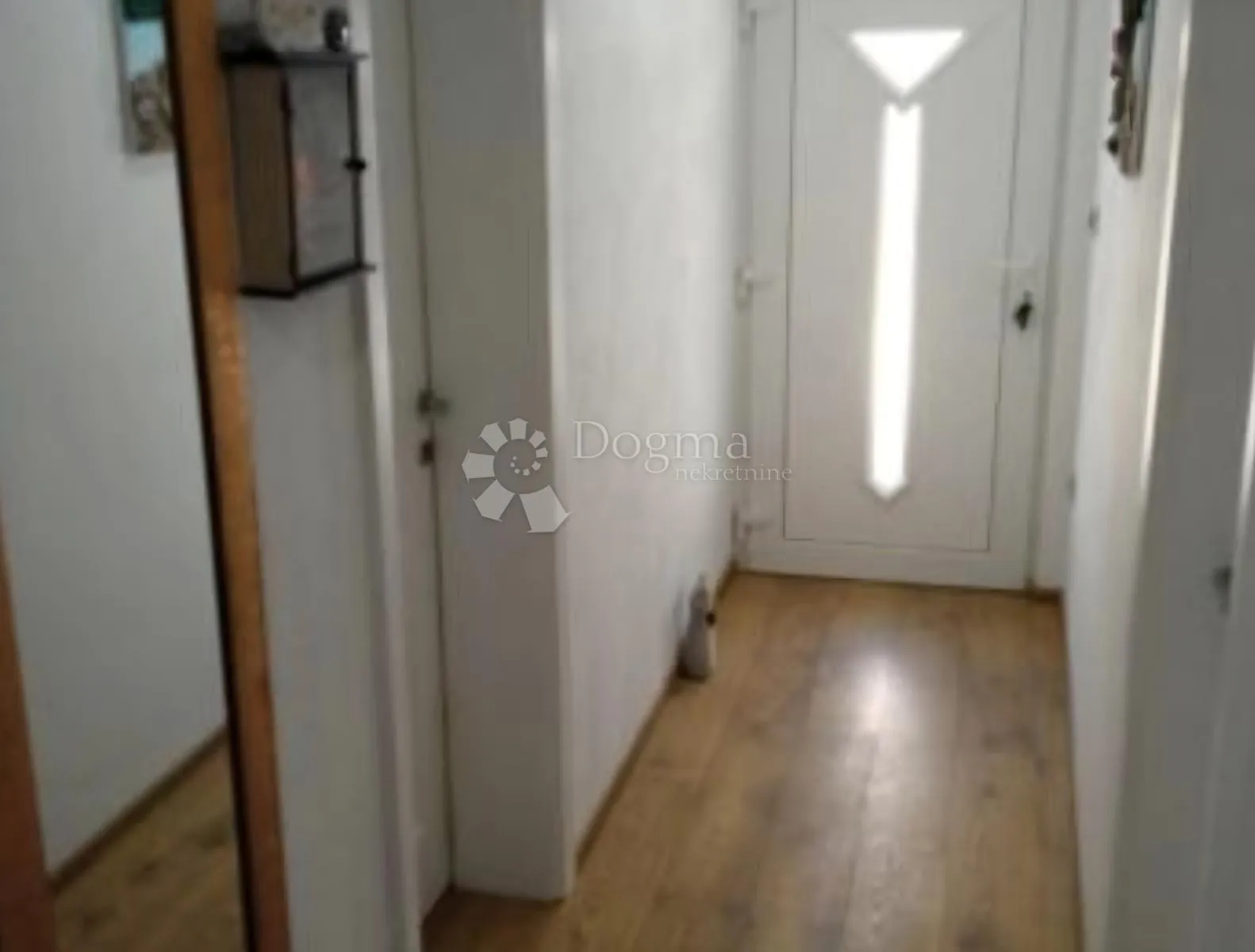dvosoban stan s dodatnim apartmanom, dugi rat - slika 2