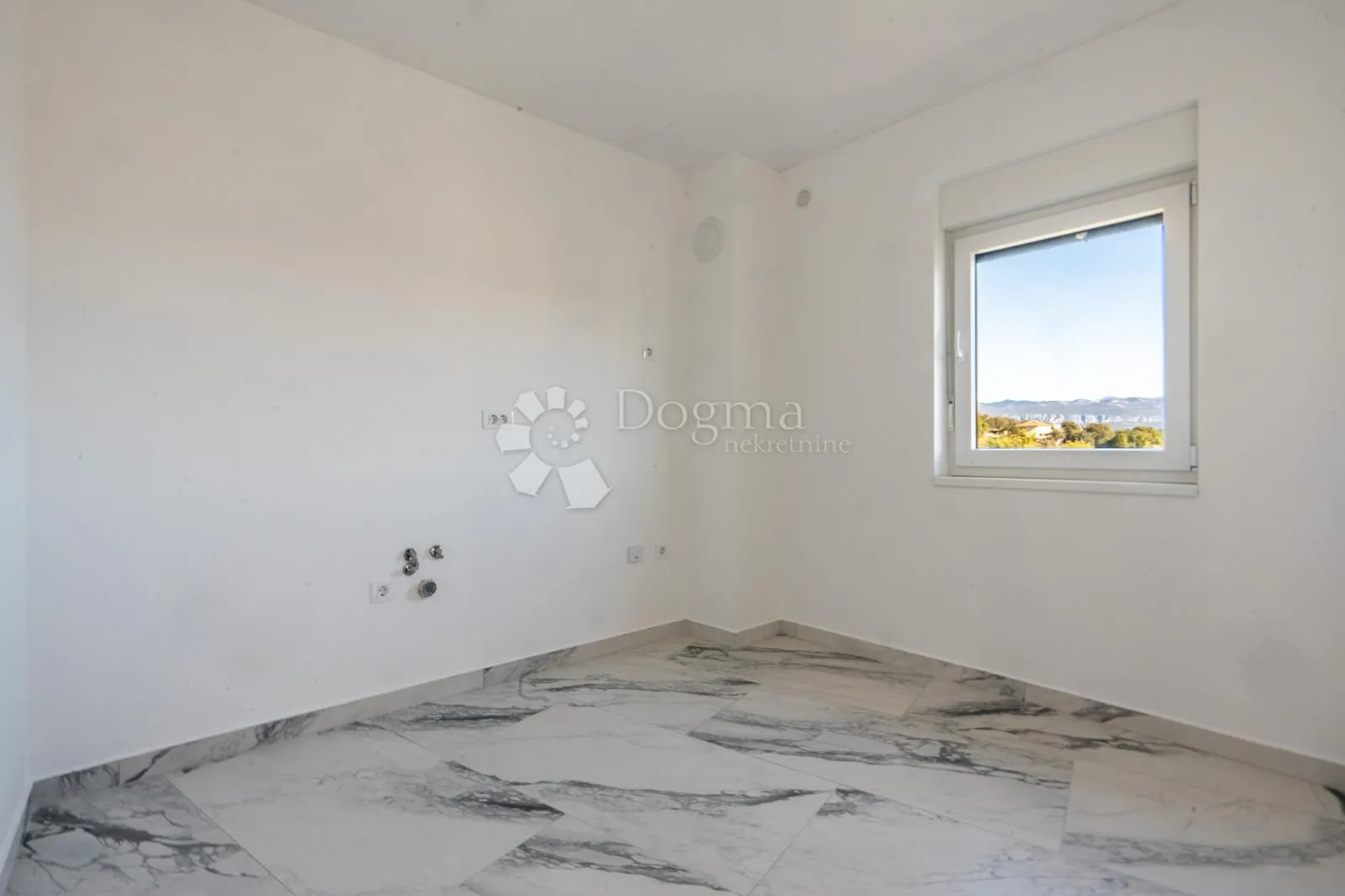 apartman u novogradni - uvala soline - slika 7