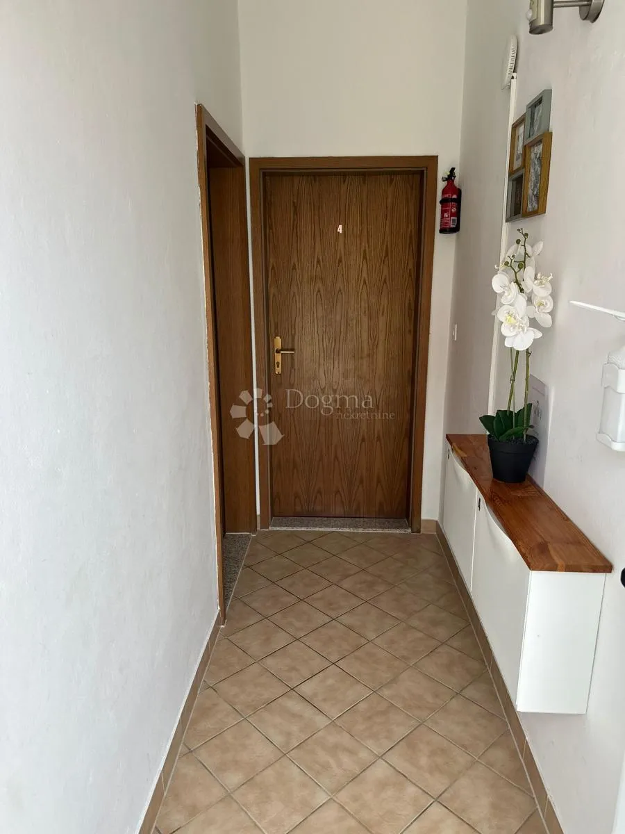 vodice – kuća s 6 apartmana blizu mora - slika 27