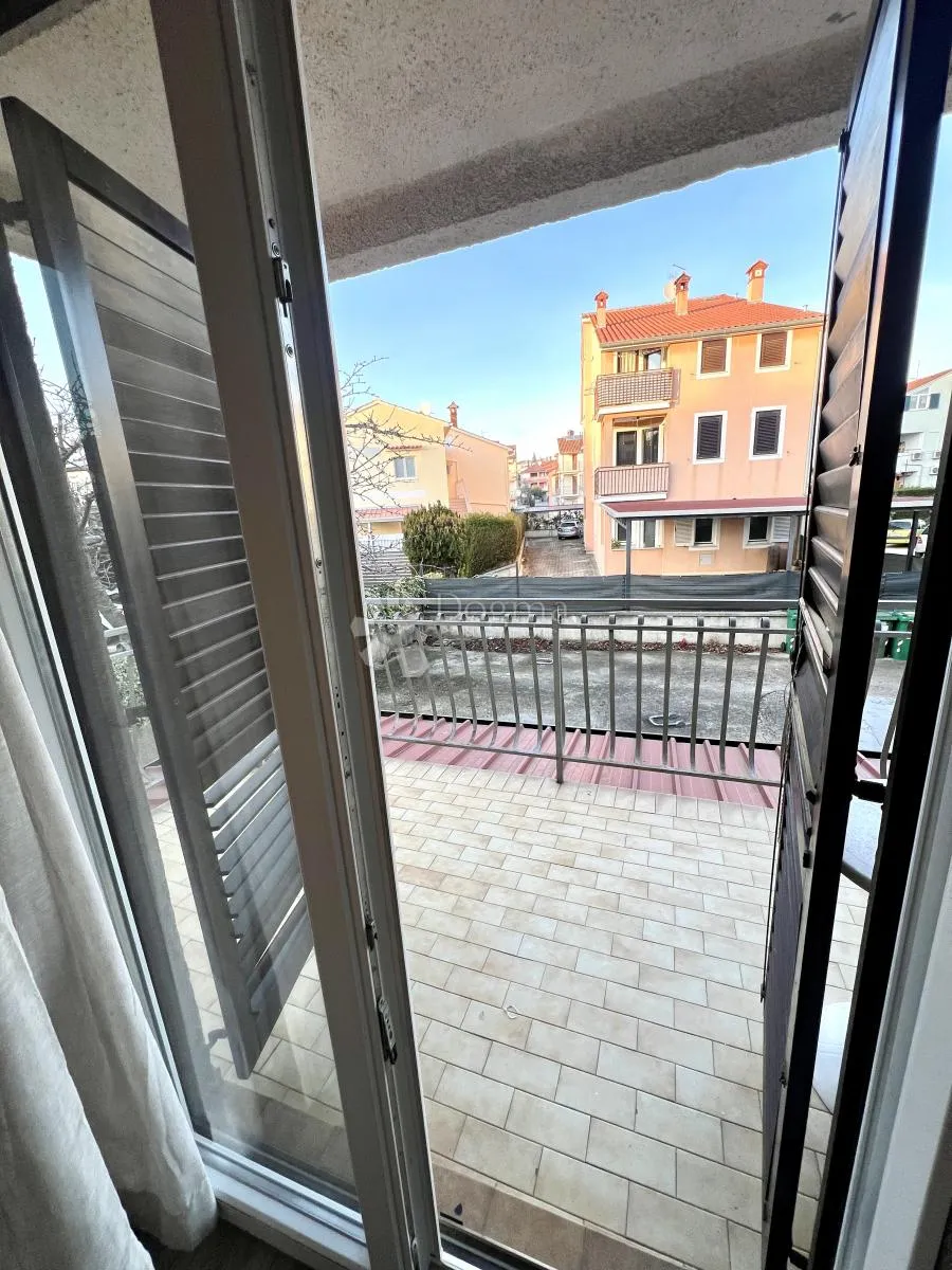trosoban stan u rovinju - blizina plaže cuvi - slika 9