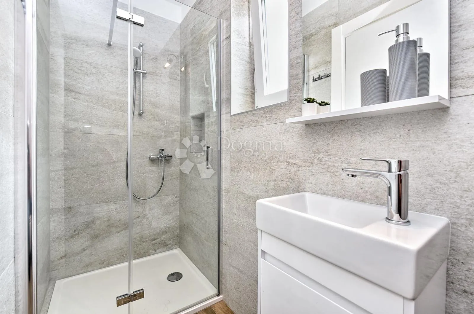 moderna kuća peroj, u blizini mora, pogled more-krovna terasa 125m2 - slika 20