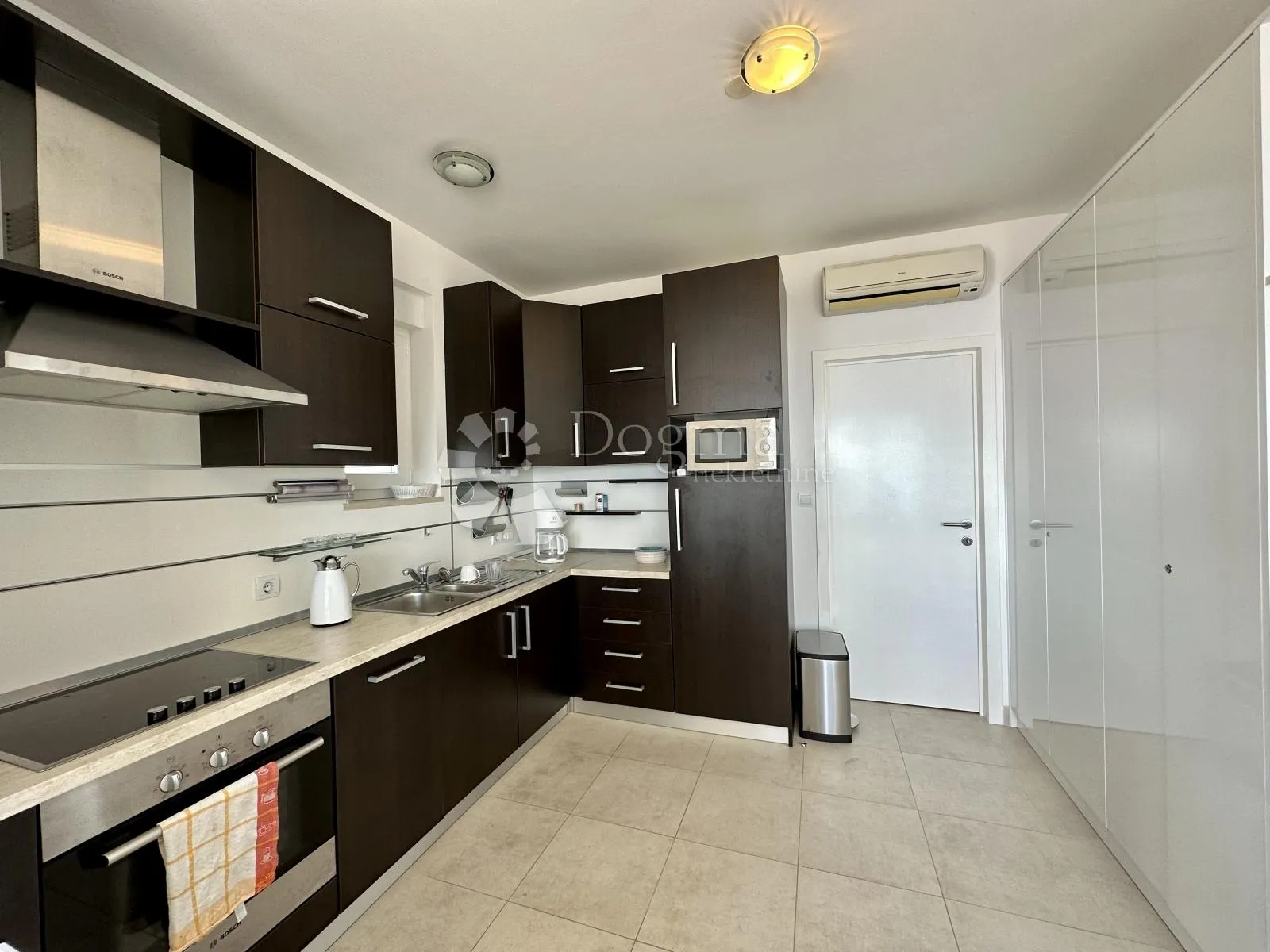 prilika! penthouse sa panormaskim pogledom i bazenom crikvenica - slika 6