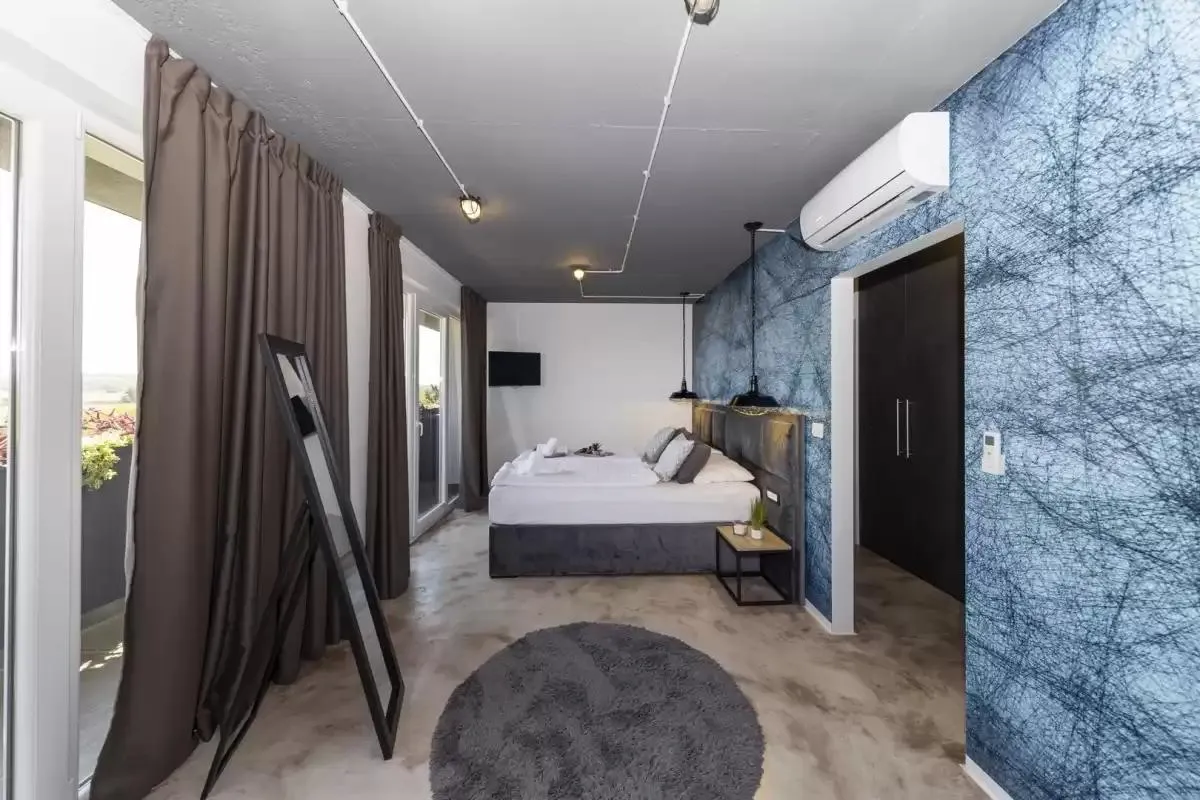 moderna villa sa bazenom- žerava - slika 31