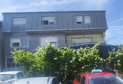 hotel na zlatnoj lokaciji - slika 44