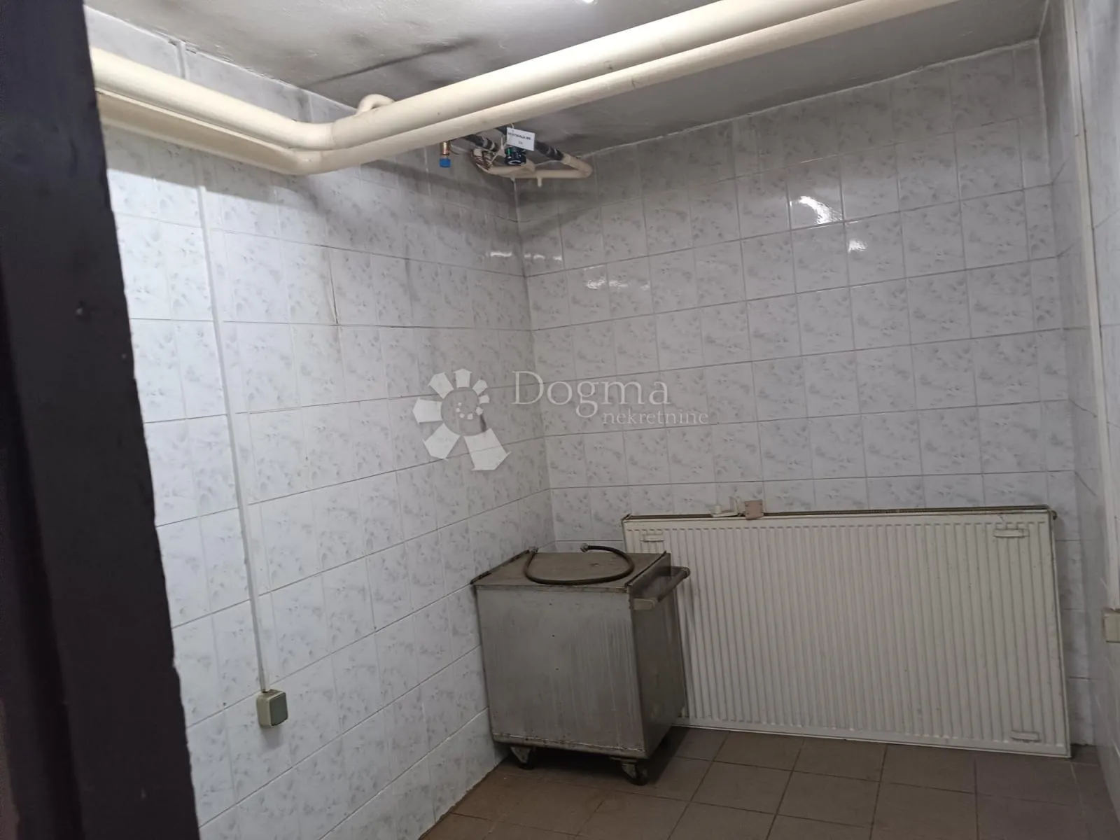 prilika - poslovni prostor donja dubrava (najam 1200€) - slika 9