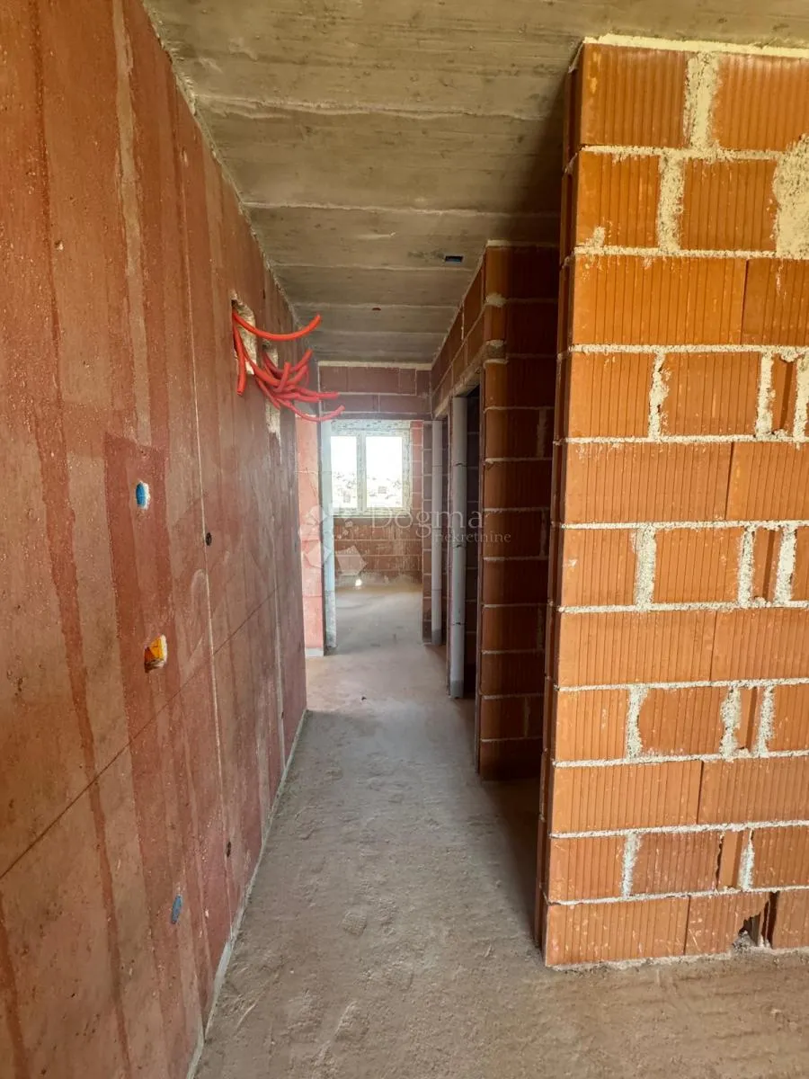 prodaje se apartman novalja gajac novogradnja s1 prizemlje - slika 24