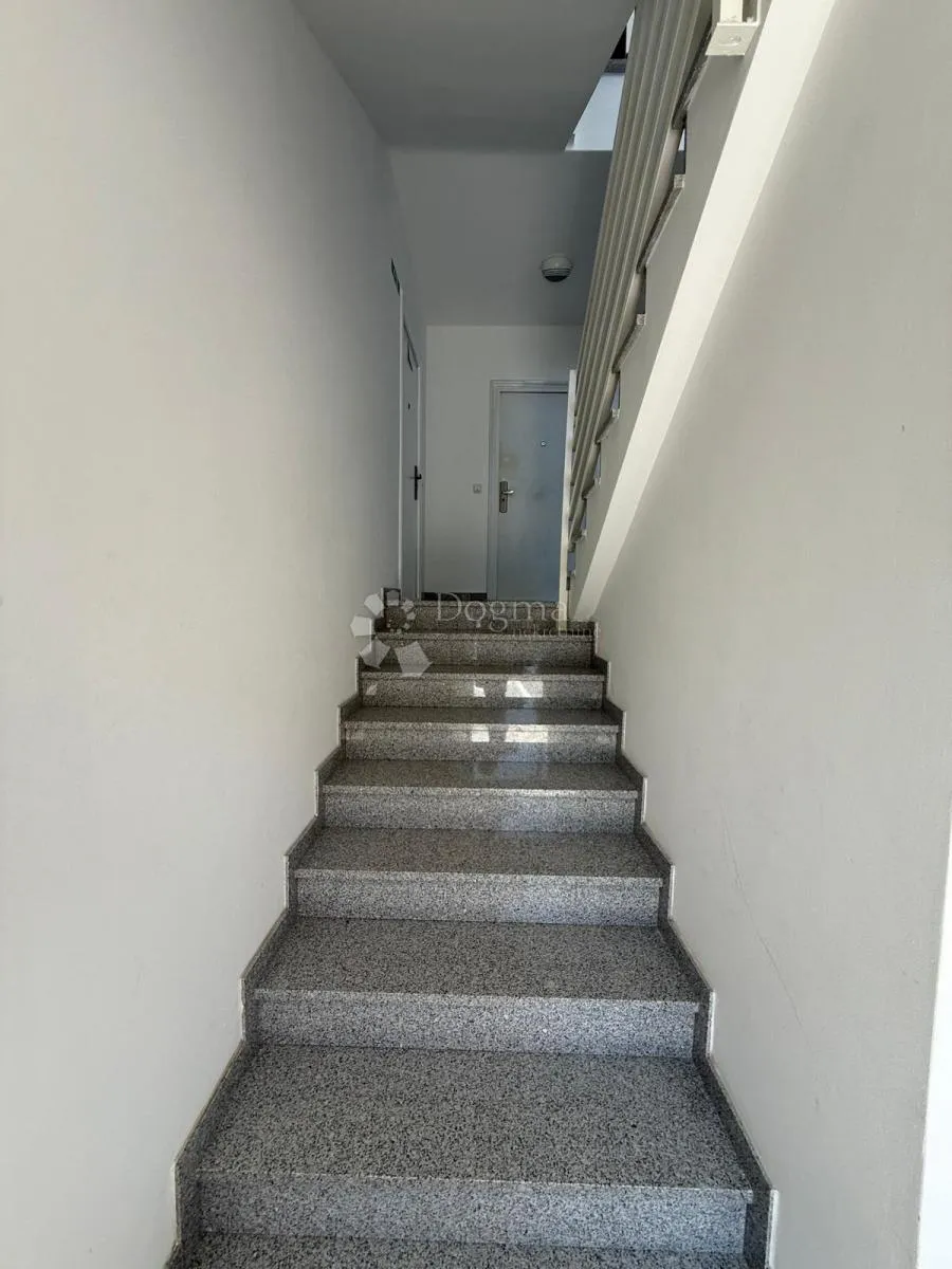 nov moderan namješten apartman 200 m od mora - slika 4